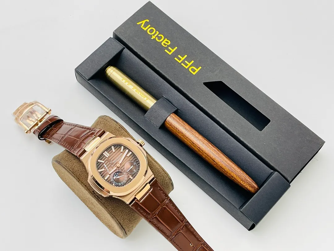 【Top Replica】💰5300! Patek Philippe [PFF Factory2022 Wall Crack Recommendation] The highest version on the market V5 upgraded ultra-thin version [The highest quality version on the market] Patek Philippe Patekphilippe Sports Series (Nautilus) 5724 (Domineering President) upgraded ultra-thin version of the Pearl Tuo, details: 1⃣️All functions are the same as the genuine ones (10-digit kinetic energy display, 7-digit calendar and moon phase 4-digit small second hand), with the same horizontal embossed pattern as the original, with fluorescent scales! 2⃣️Diameter 40 mm, 904L gold-plated stainless steel, sapphire glass mirror. 3⃣️The outer diamonds of models 5722 and 5724 are Swarovski diamonds, which are transparent and shiny, with extraordinary temperament. As close to the original as possible within the current state of the art, this watch is ready for all occasions! PFF Factory’s ingenious work welcomes your appreciation! (Buy now and get a PFF factory-customized version of a business pen for free, so that you can face any challenge calmly with full taste and style)
